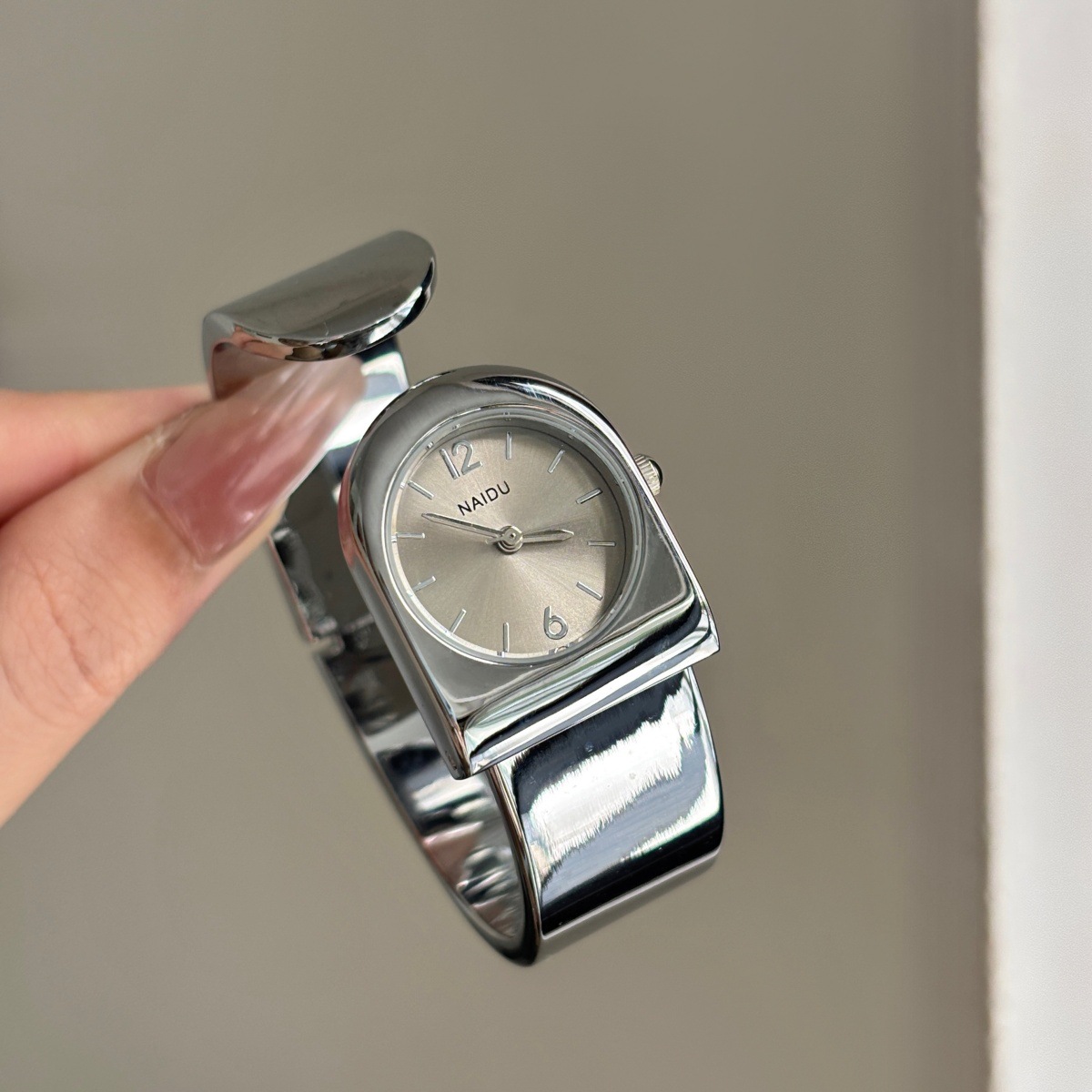 2026 New Gold Bracelet Watch W - đánh giá và giá Luxury Watch Levels
