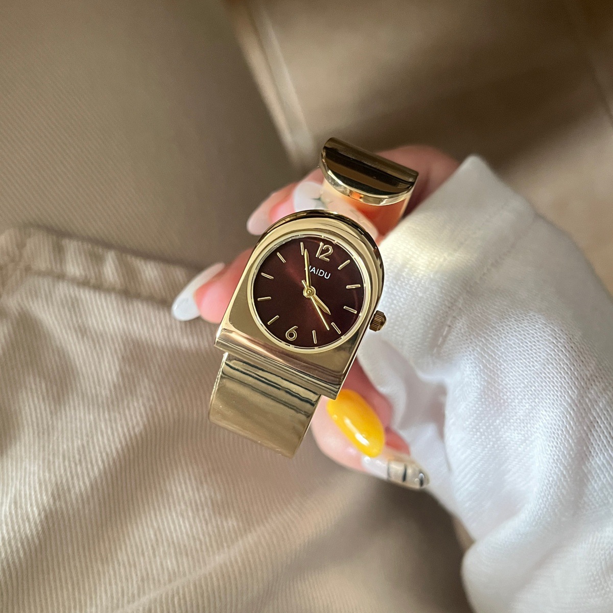 2026 New Gold Bracelet Watch W - đánh giá và giá Luxury Watch Levels