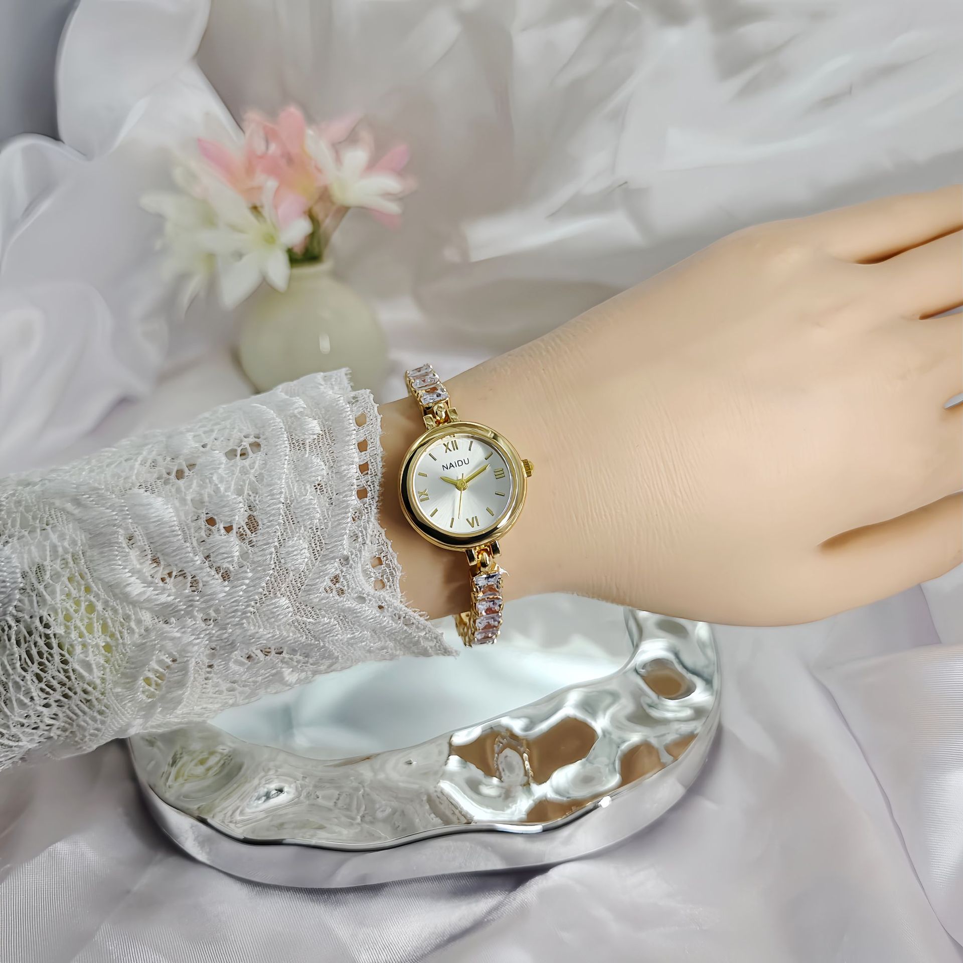 New Fashion Diamond-encrusted  - đánh giá và giá Luxury Watch Levels